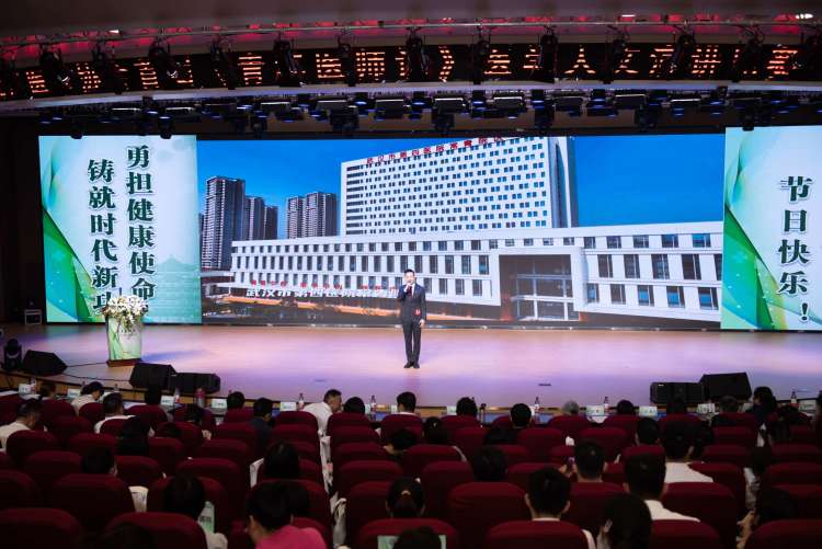 致敬医师！武汉医师协会首届《青年医师说》医学人文演讲比赛决赛在武汉市中心医院杨春湖院区顺利举办