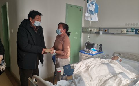 武汉医师协会慰问看望一线受伤医务人员
