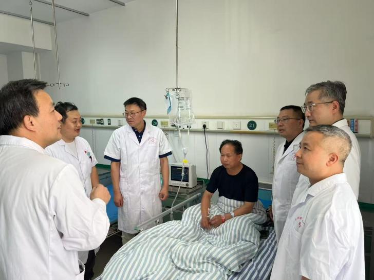 武汉医师协会男科与性医学医师分会开展“名医走基层服务健康行--老河口行”义诊活动