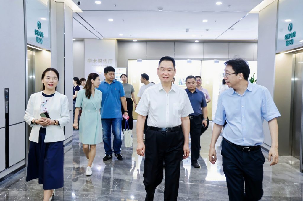 [科普新闻]武汉“青雁讲堂”开讲 陈孝平院士寄语青年医师“良心为医”