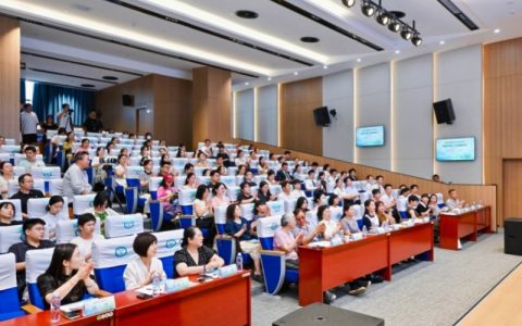 [人民网]武汉第三届“青年医师说”演讲比赛复赛举办