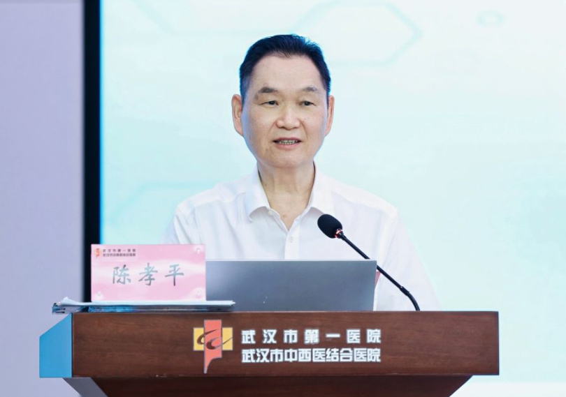 [长江日报]武汉青年医师用“青春告白”传承烽火初心