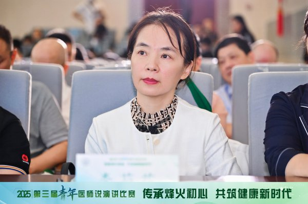 [长江日报]武汉青年医师用“青春告白”传承烽火初心