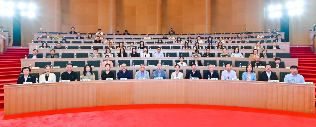 武汉医师协会消化内科医师分会召开2025年医师年会暨2025年武汉消化及消化内镜学术会议