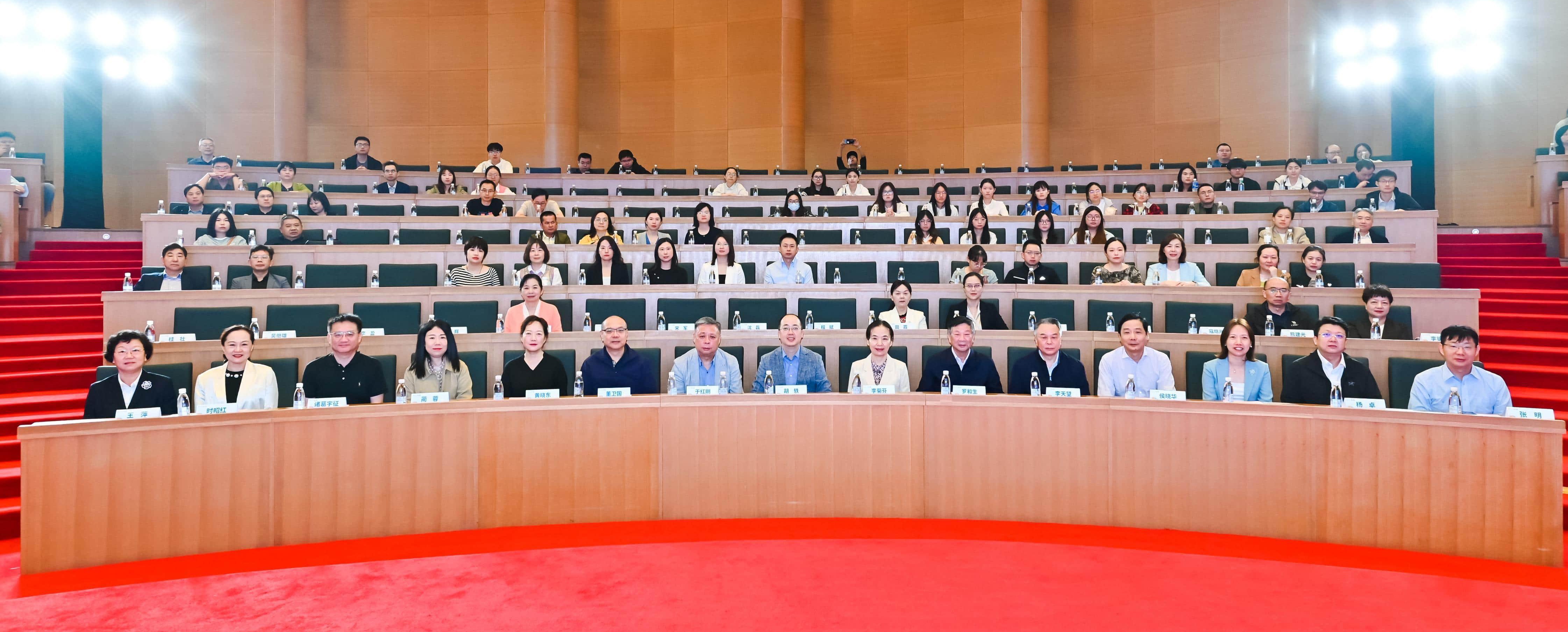 武汉医师协会消化内科医师分会召开2025年医师年会暨2025年武汉消化及消化内镜学术会议