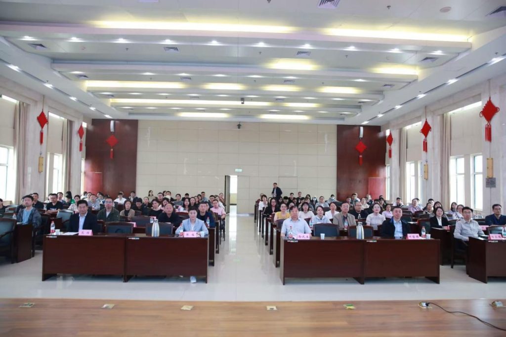 武汉医师协会中医医师分会召开2025年医师年会暨中医创新思维与人文素养提升培训班