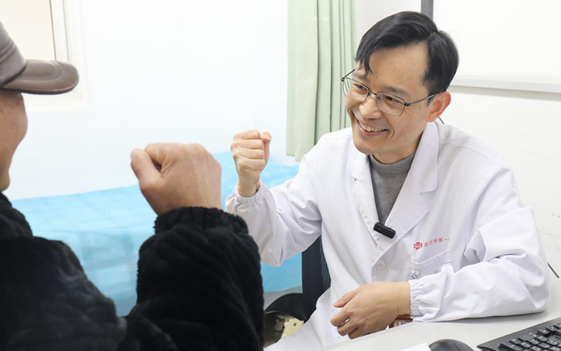 【人民网】春风化雨“医”路情