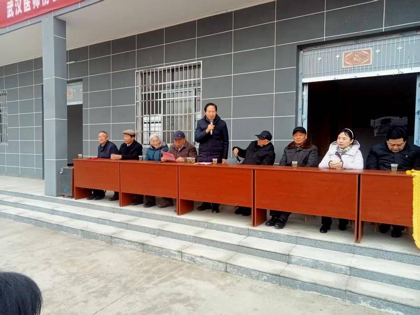 [湖北日报客户端]武汉医师协会临时党支部“医心为民党员志愿者服务队基层健康行——红安行”活动在红安永佳河镇进行