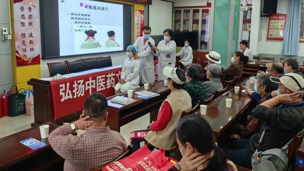 【大武汉】见刀锋精准，感掌心温暖，白衣之下，是一座城的“医”靠